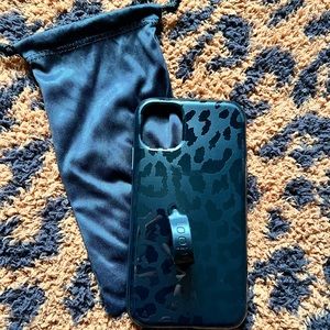 Midnight leopard loopy case 🖤